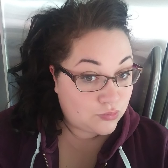 Meet your Posher, Amanda - Picture 1 of 1